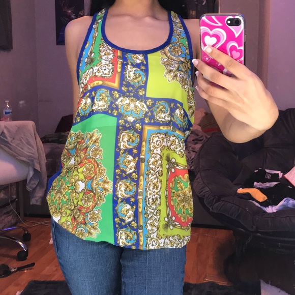 Patterned top - Picture 4 of 7